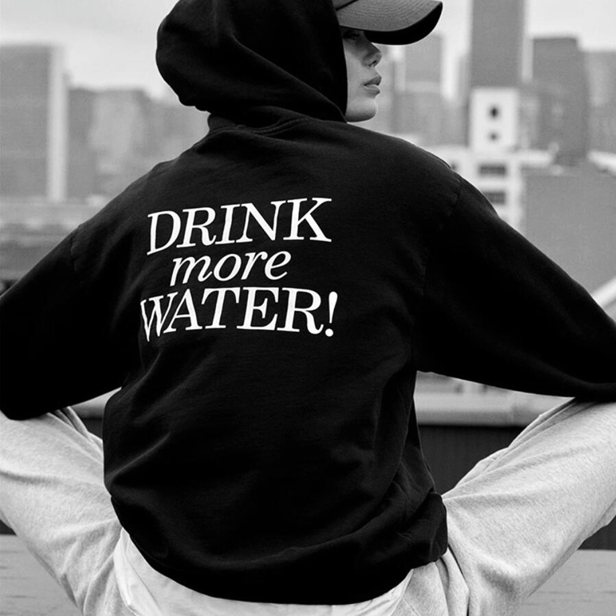 Street Fashion In New York - Health Club-New York Hoodies impressos com