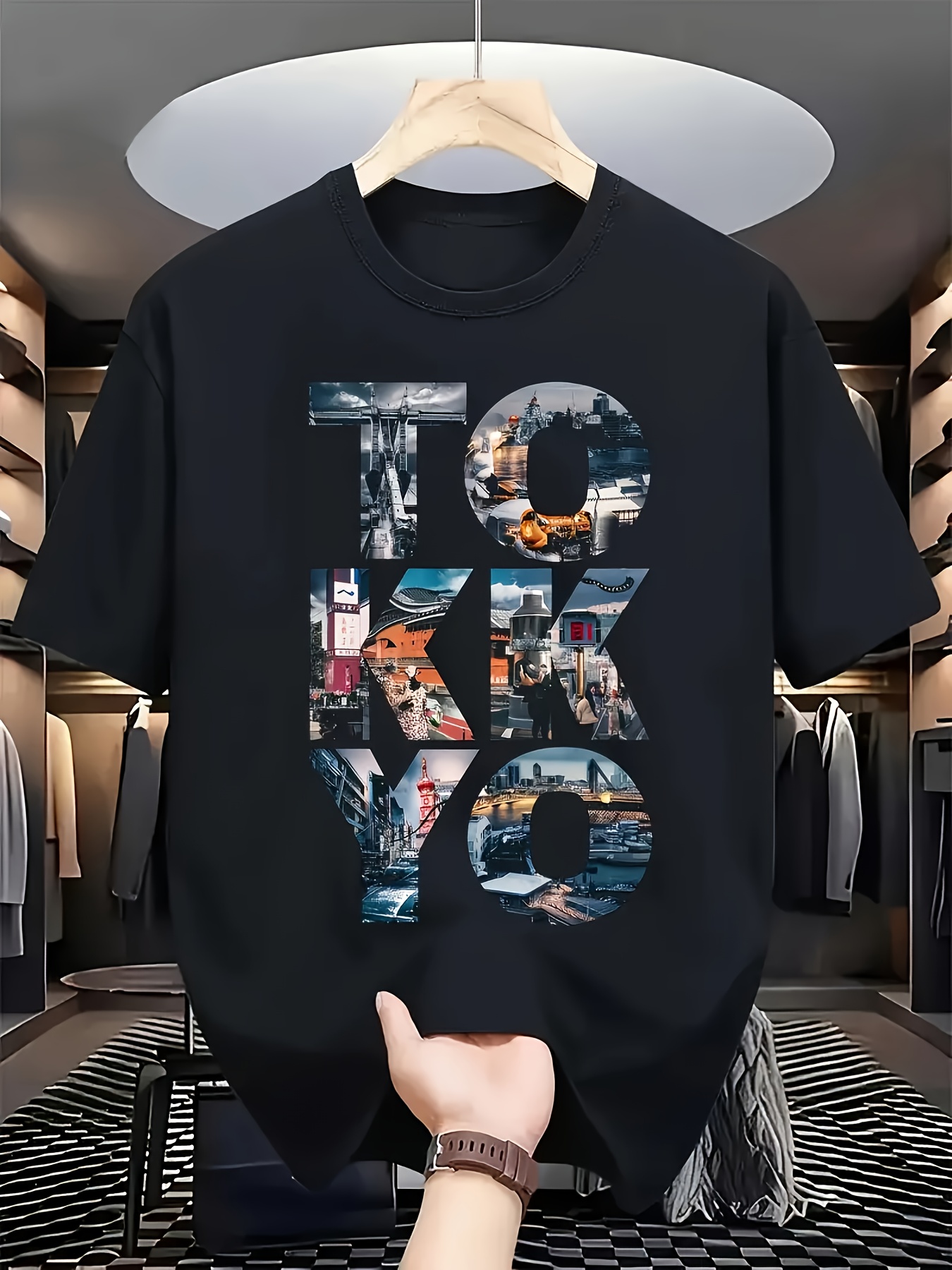 Street Fashion In Tokyo - Camiseta Masculina Preta Estampada Moderna com
