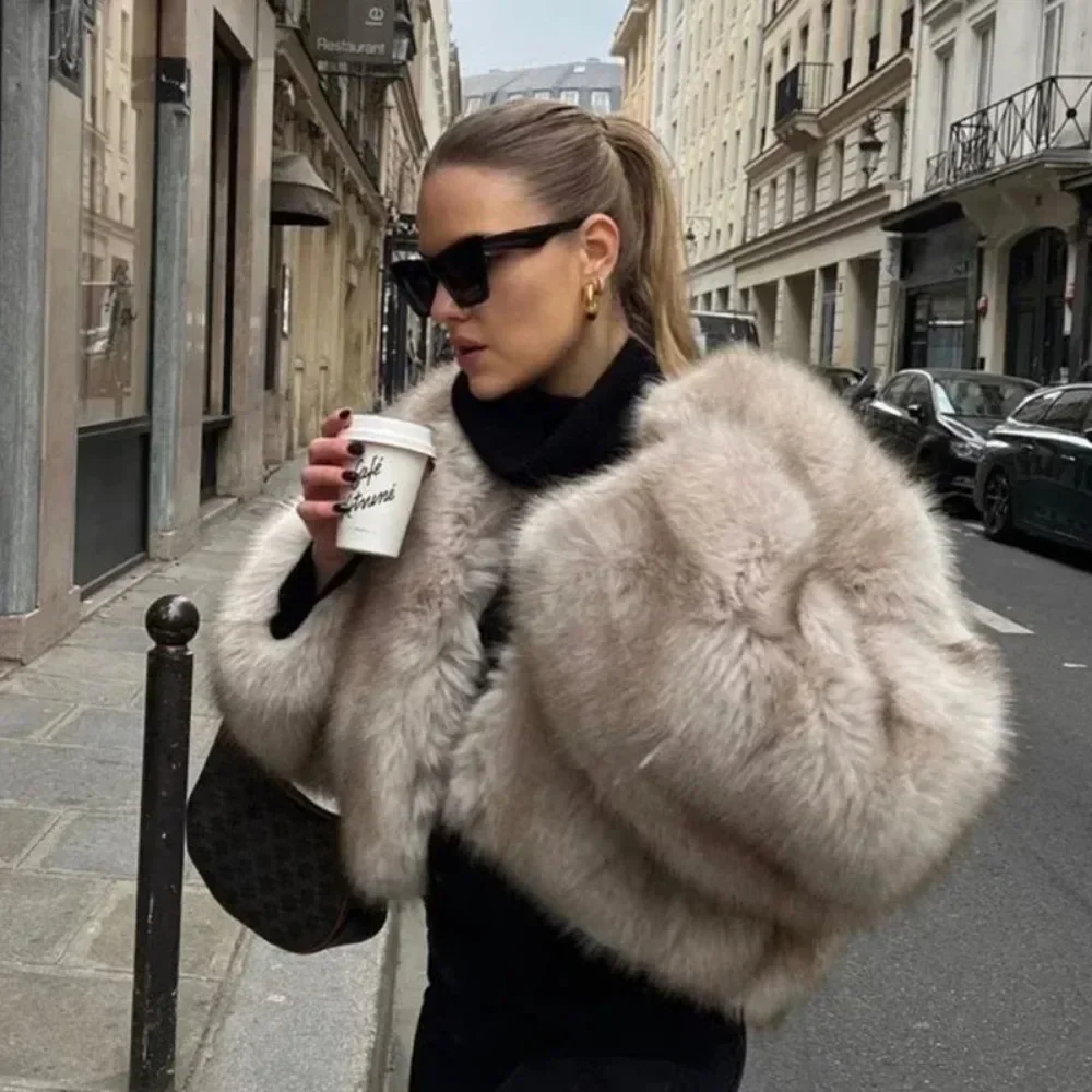 Street Fashion Week - Jaqueta de pele falsa feminina rua