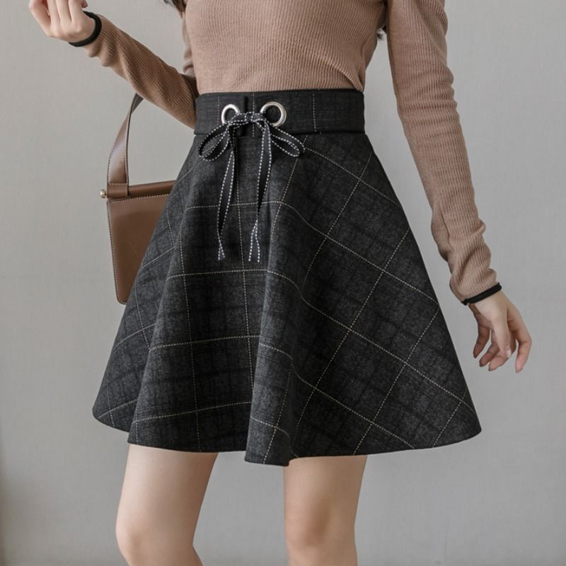 Street Fashion Now - Cintura alta xadrez vintage saia curta