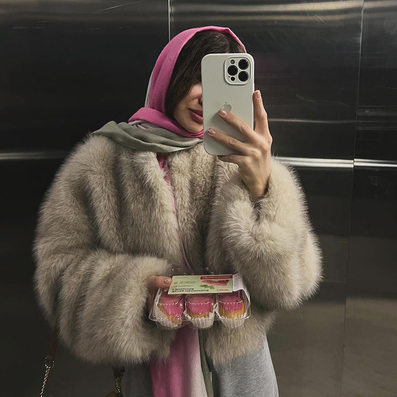 Casaco Curto de Pele Sintética - Street Fashion Week avaliação e preço
